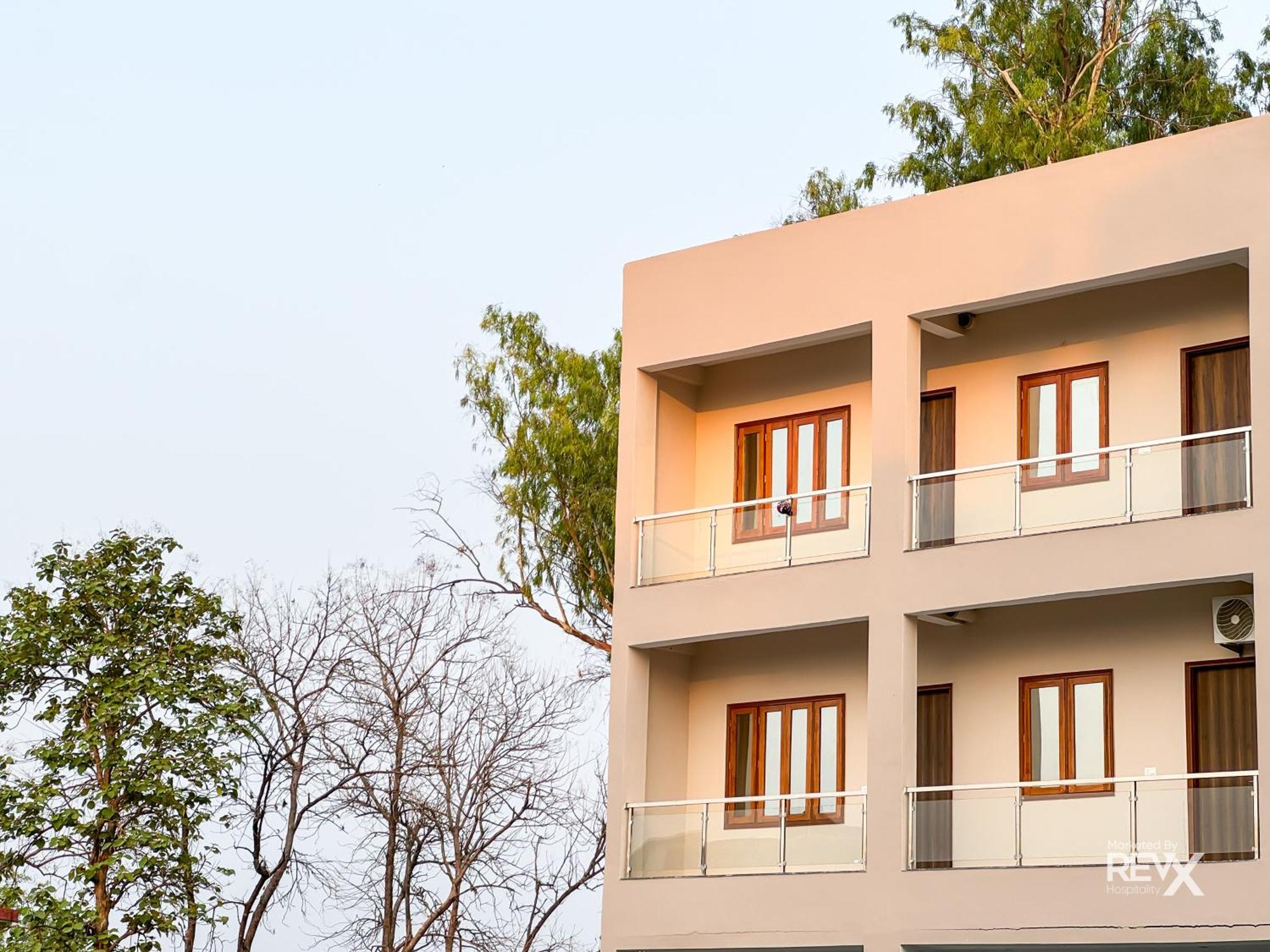 Guru Sadan A Luxe Stay Ayodhya Exterior foto